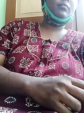 Snapshot of tamilkaviya431 chatting on 04/13/26, 11:16 tamilkaviya431 online show from 04/13/26, 11:16
