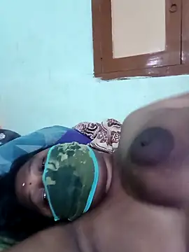 Snapshot of tamilkaviya431 chatting on 04/16/26, 10:05 tamilkaviya431 online show from 04/16/26, 10:05