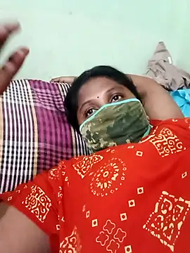 Snapshot of tamilkaviya431 chatting on 04/18/26, 05:22 tamilkaviya431 online show from 04/18/26, 05:22