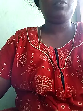 Snapshot of tamilkaviya431 chatting on 04/22/26, 01:52 tamilkaviya431 online show from 04/22/26, 01:52