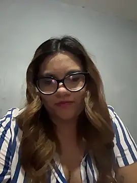 Snapshot of ludmila_x chatting on 02/18/26, 03:24 ludmila x online show from 02/18/26, 03:24