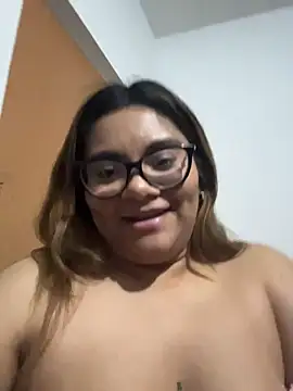 Snapshot of ludmila_x chatting on 02/19/26, 05:58 ludmila x online show from 02/19/26, 05:58