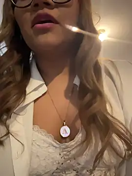 Snapshot of ludmila_x chatting on 03/04/26, 02:06 ludmila x online show from 03/04/26, 02:06