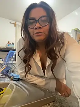 Snapshot of ludmila_x chatting on 05/09/26, 02:11 ludmila x online show from 05/09/26, 02:11