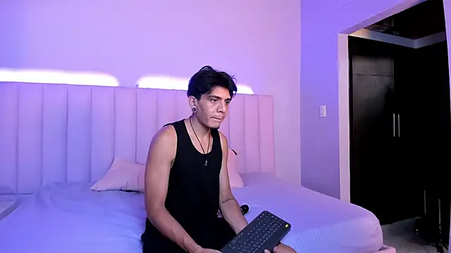abrilandjulian online show from 07/04/26, 07:42