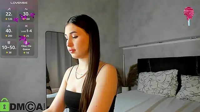 Snapshot of Emily_Lews chatting on 03/11/26, 01:22 Emily Lews online show from 03/11/26, 01:22