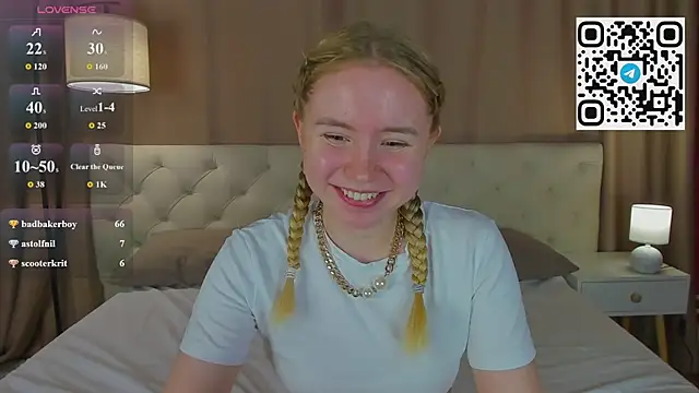 Snapshot of Linda__Bloom chatting on 06/11/26, 02:53 Linda Bloom online show from 06/11/26, 02:53
