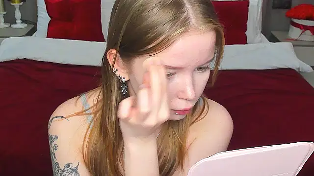 Snapshot of Violetta__Dreams chatting on 06/03/26, 04:15 Violetta Dreams online show from 06/03/26, 04:15