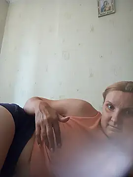 Snapshot of SusanGold9211 chatting on 07/07/26, 10:41 SusanGold9211 online show from 07/07/26, 10:41