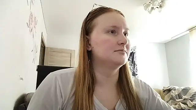 Snapshot of AnikaLipps chatting on 06/10/26, 01:54 AnikaLipps online show from 06/10/26, 01:54