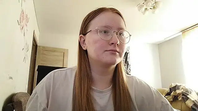 Snapshot of AnikaLipps chatting on 06/17/26, 01:23 AnikaLipps online show from 06/17/26, 01:23