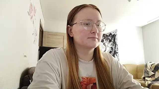 AnikaLipps online show from 06/19/26, 01:48