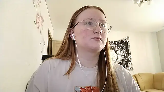 AnikaLipps online show from 08/03/26, 09:37