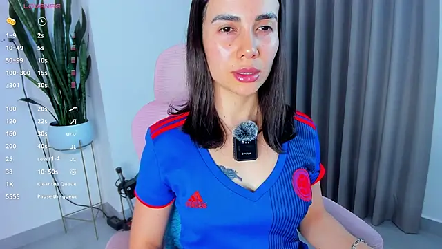 Snapshot of sara_ospina22 chatting on 06/11/26, 09:35 sara ospina22 online show from 06/11/26, 09:35