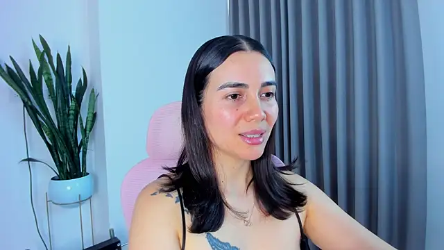 Snapshot of sara_ospina22 chatting on 07/12/26, 09:06 sara ospina22 online show from 07/12/26, 09:06