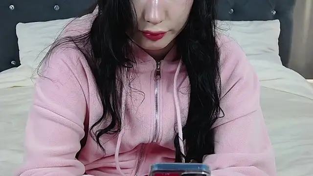 Snapshot of VikkyVonn chatting on 03/09/26, 12:42 VikkyVonn online show from 03/09/26, 12:42