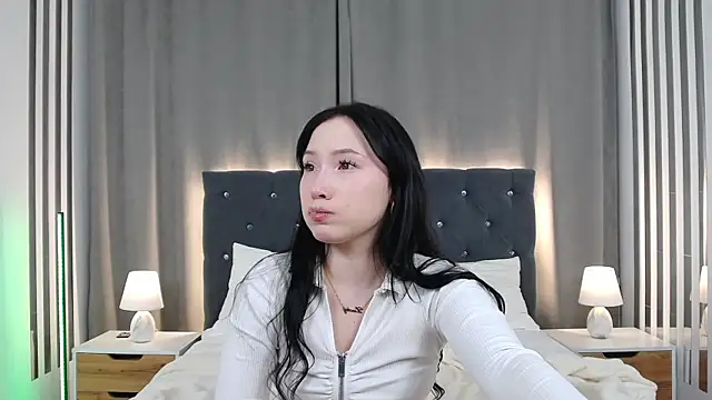 Snapshot of VikkyVonn chatting on 03/26/26, 12:11 VikkyVonn online show from 03/26/26, 12:11