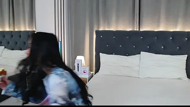 VikkyVonn online show from 07/16/26, 11:05