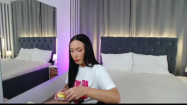 VikkyVonn online show from 07/29/26, 10:35