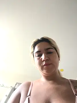 Snapshot of violet-grey chatting on 04/07/26, 02:50 violet-grey online show from 04/07/26, 02:50
