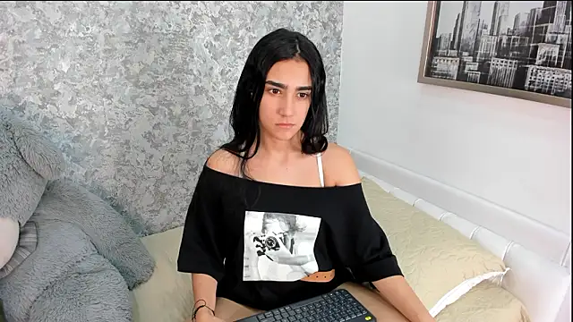 Snapshot of Anika_H chatting on 03/26/26, 12:22 Anika H online show from 03/26/26, 12:22