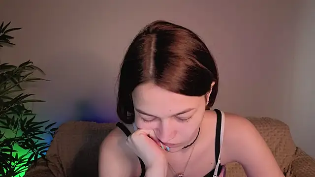 Snapshot of parrot_kisha chatting on 05/22/26, 01:13 parrot kisha online show from 05/22/26, 01:13