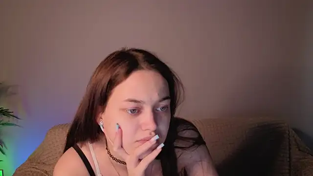 Snapshot of parrot_kisha chatting on 05/28/26, 01:25 parrot kisha online show from 05/28/26, 01:25
