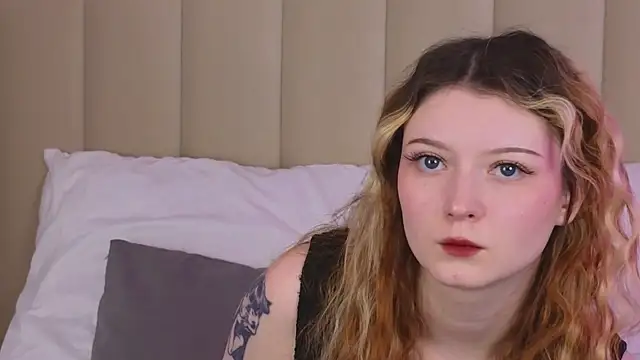 Snapshot of AlyssFrost chatting on 06/16/26, 03:31 AlyssFrost online show from 06/16/26, 03:31