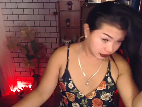 Snapshot of LovelyJessaXX chatting on 04/16/26, 04:35 LovelyJessaXX online show from 04/16/26, 04:35