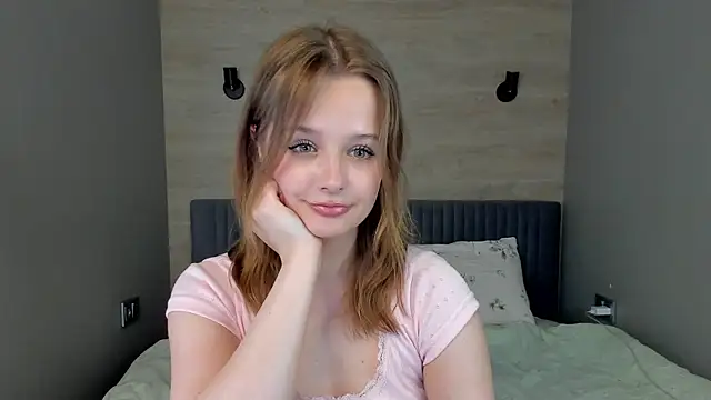 Snapshot of Mary_Phoenix chatting on 06/08/26, 08:53 Mary Phoenix online show from 06/08/26, 08:53