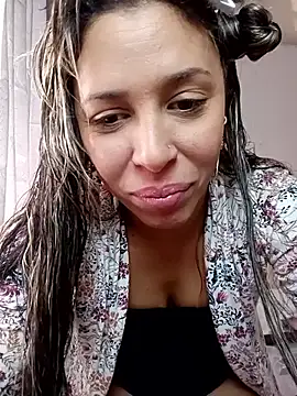 Snapshot of kiki_milu chatting on 04/29/26, 02:54 kiki milu online show from 04/29/26, 02:54