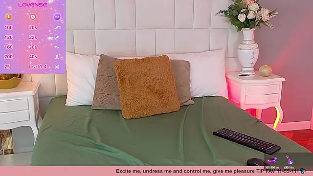 Snapshot of AraLewis chatting on 04/22/26, 04:37 AraLewis online show from 04/22/26, 04:37