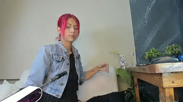 Snapshot of Jasmine_Starr_ chatting on 06/11/26, 12:19 Jasmine Starr online show from 06/11/26, 12:19