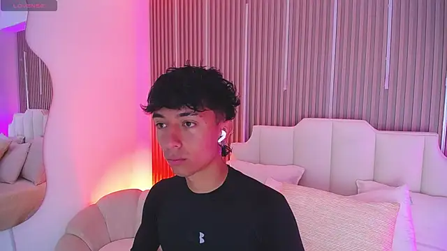 Snapshot of Aiden_Rivers_ chatting on 03/26/26, 12:44 Aiden Rivers online show from 03/26/26, 12:44