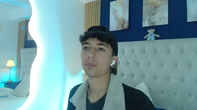 Snapshot of Aiden_Rivers_ chatting on 04/01/26, 01:41 Aiden Rivers online show from 04/01/26, 01:41
