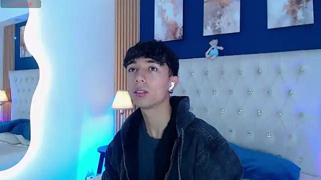 Snapshot of Aiden_Rivers_ chatting on 04/22/26, 12:50 Aiden Rivers online show from 04/22/26, 12:50