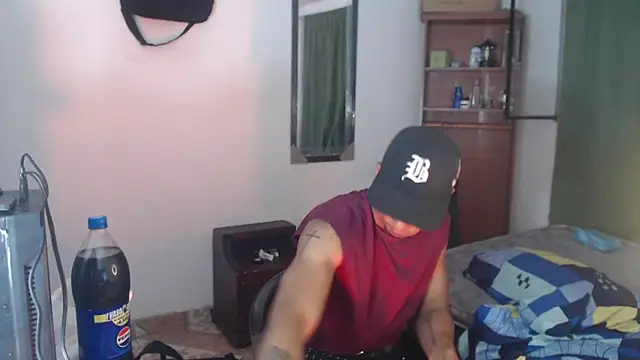 Snapshot of Dani-brown chatting on 05/08/26, 11:32 Dani-brown online show from 05/08/26, 11:32