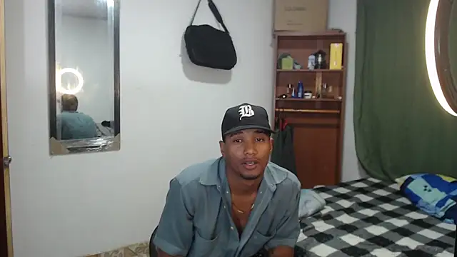 Snapshot of Dani-brown chatting on 05/15/26, 01:34 Dani-brown online show from 05/15/26, 01:34