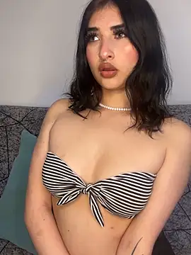 Snapshot of Kattengel_ chatting on 02/17/26, 12:51 Kattengel online show from 02/17/26, 12:51