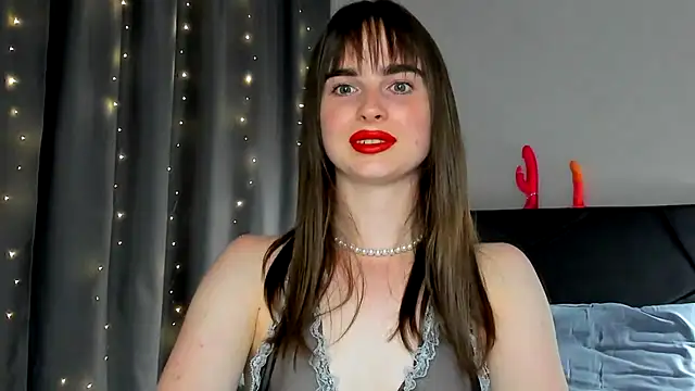 megann fox2 online show from 06/15/26, 06:32