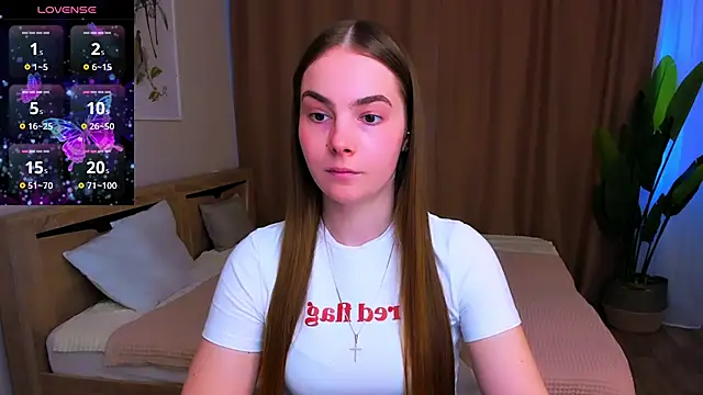 Snapshot of Maddy_Wood_ chatting on 03/19/26, 02:43 Maddy Wood online show from 03/19/26, 02:43