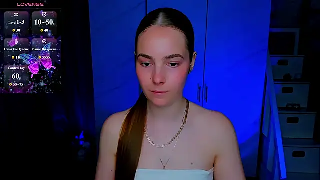 Snapshot of Maddy_Wood_ chatting on 06/07/26, 04:00 Maddy Wood online show from 06/07/26, 04:00