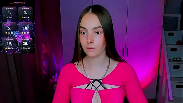 Snapshot of Maddy_Wood_ chatting on 06/11/26, 04:49 Maddy Wood online show from 06/11/26, 04:49