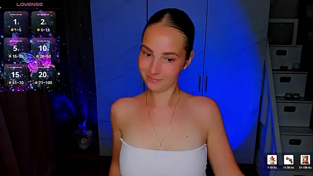 Maddy Wood  online show from 07/04/26, 05:08