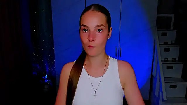 Maddy Wood  online show from 07/10/26, 05:04