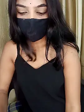 Snapshot of Cutie_babes01 chatting on 04/13/26, 05:18 Cutie babes01 online show from 04/13/26, 05:18