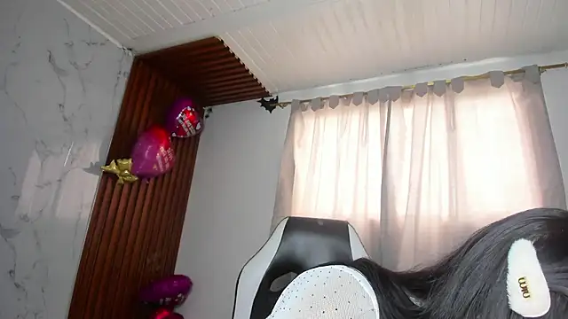 Snapshot of adhara__messY chatting on 03/12/26, 04:35 adhara messY online show from 03/12/26, 04:35
