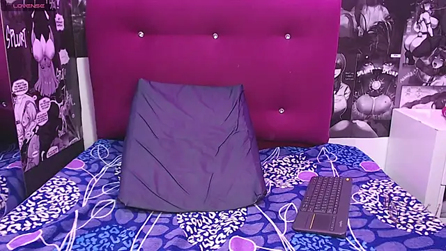 Snapshot of violet_angel13 chatting on 04/12/26, 02:00 violet angel13 online show from 04/12/26, 02:00