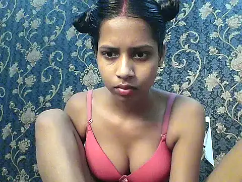 Snapshot of Rani1993 chatting on 03/10/26, 04:39 Rani1993 online show from 03/10/26, 04:39