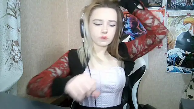 Snapshot of MilaTyan chatting on 03/20/26, 04:12 MilaTyan online show from 03/20/26, 04:12